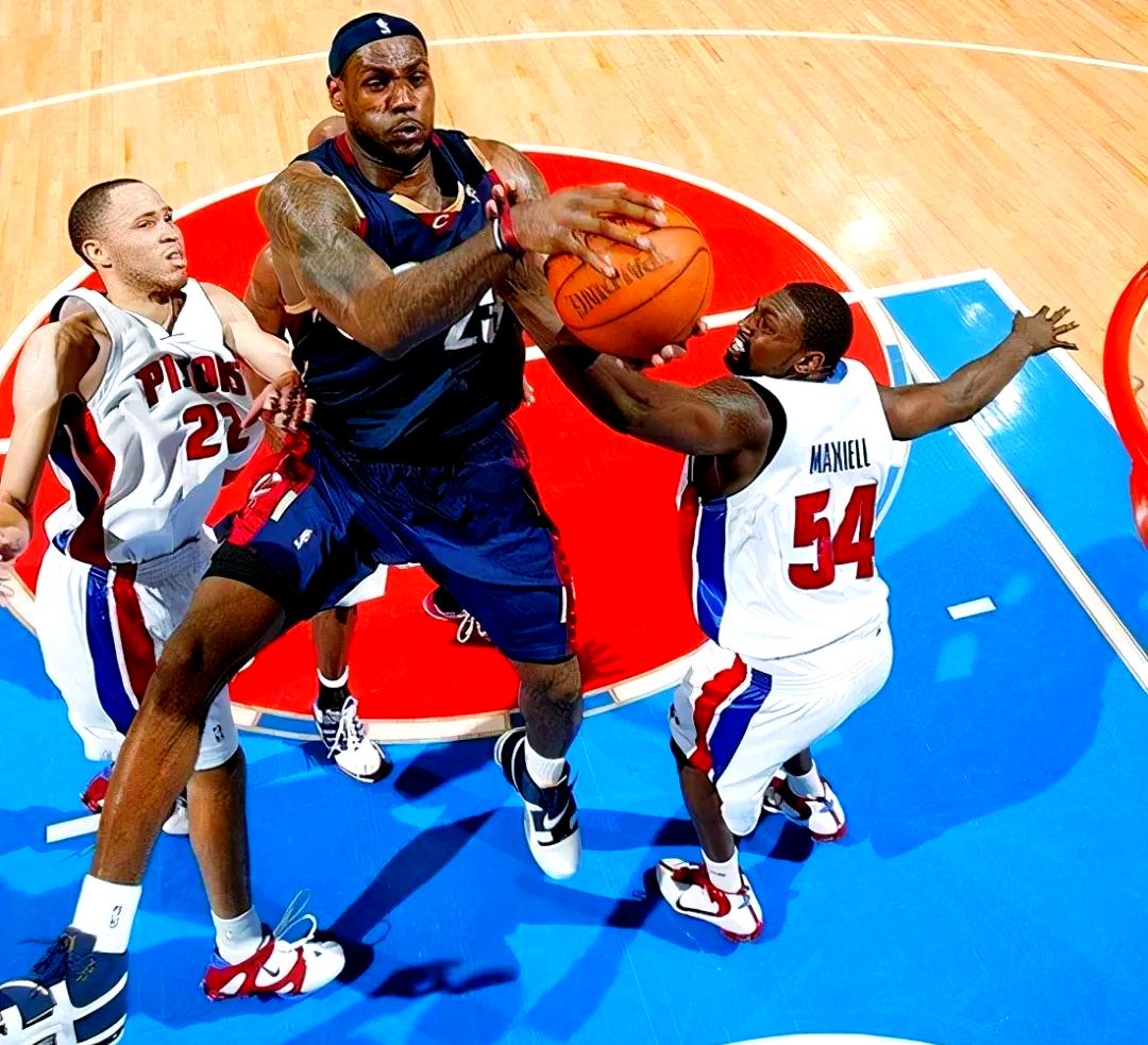 包含活塞大胜独行侠,杨两双助球队取得胜利的词条 包含活塞大胜独行侠,杨两双助球队取得胜利的词条