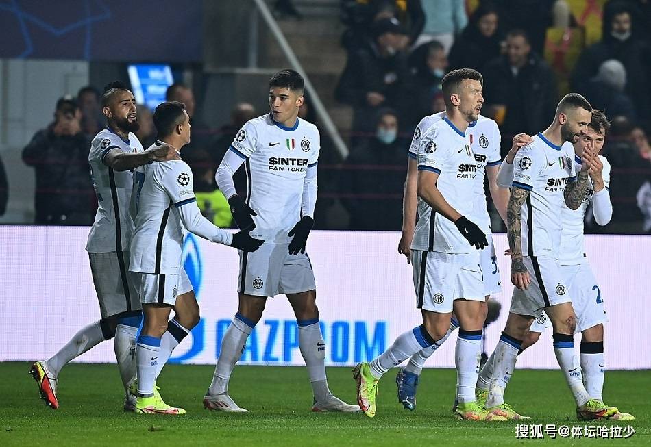 瑞典队在伤停补时阶段连进两球,大胜波兰晋级 瑞典队在伤停补时阶段连进两球,大胜波兰晋级