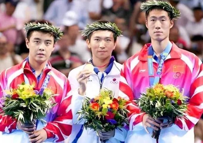 包含日本乒乓球队翻盘韩国乒乓球队，王皓一己之力扛起全队的词条