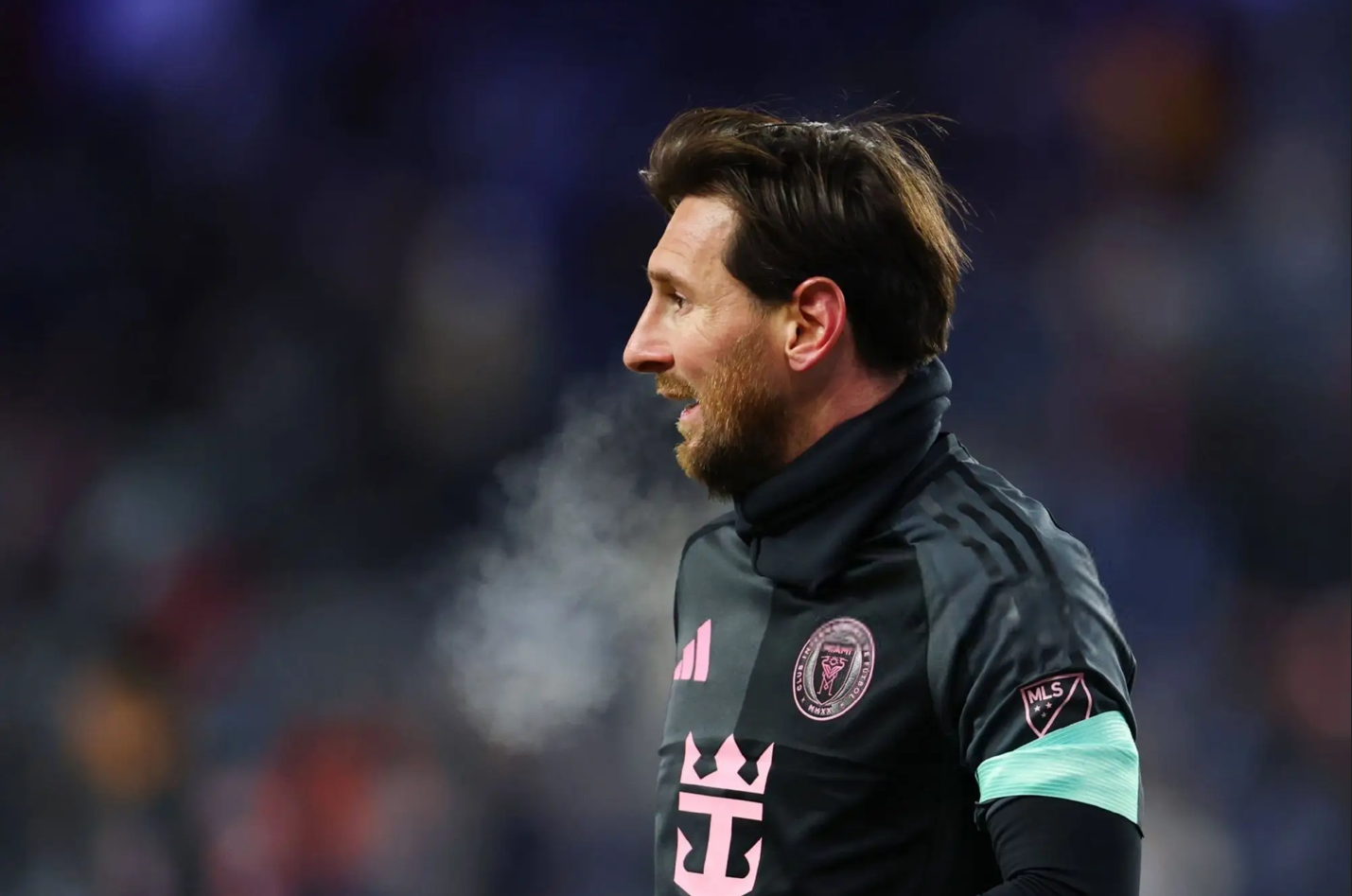 梅西压阵,攻守兼备领先对手 梅西压阵,攻守兼备领先对手