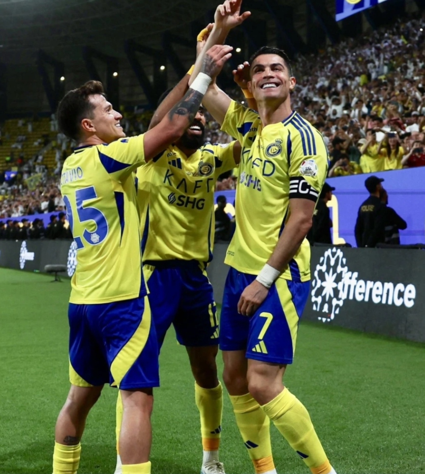 勒沃库森完胜乌拉圭，C罗绝境逆转