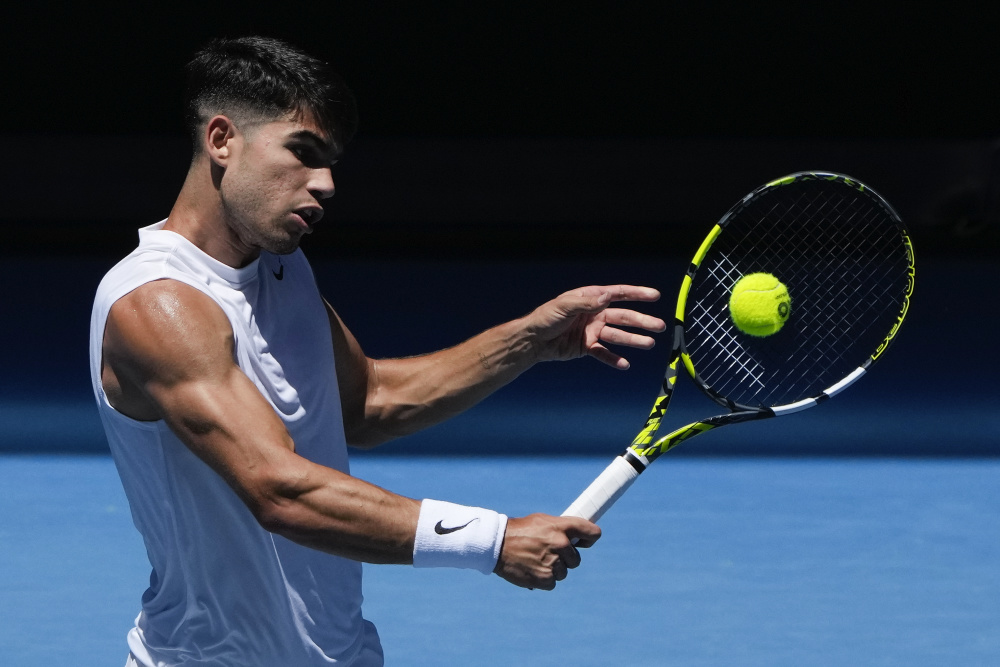 世界网球队险胜澳大利亚网球队，瓦林卡制霸全场的简单介绍