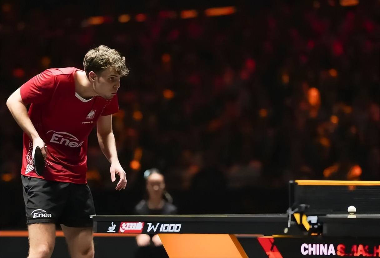 波兰乒乓球队完胜英国乒乓球队，王皓统治全场