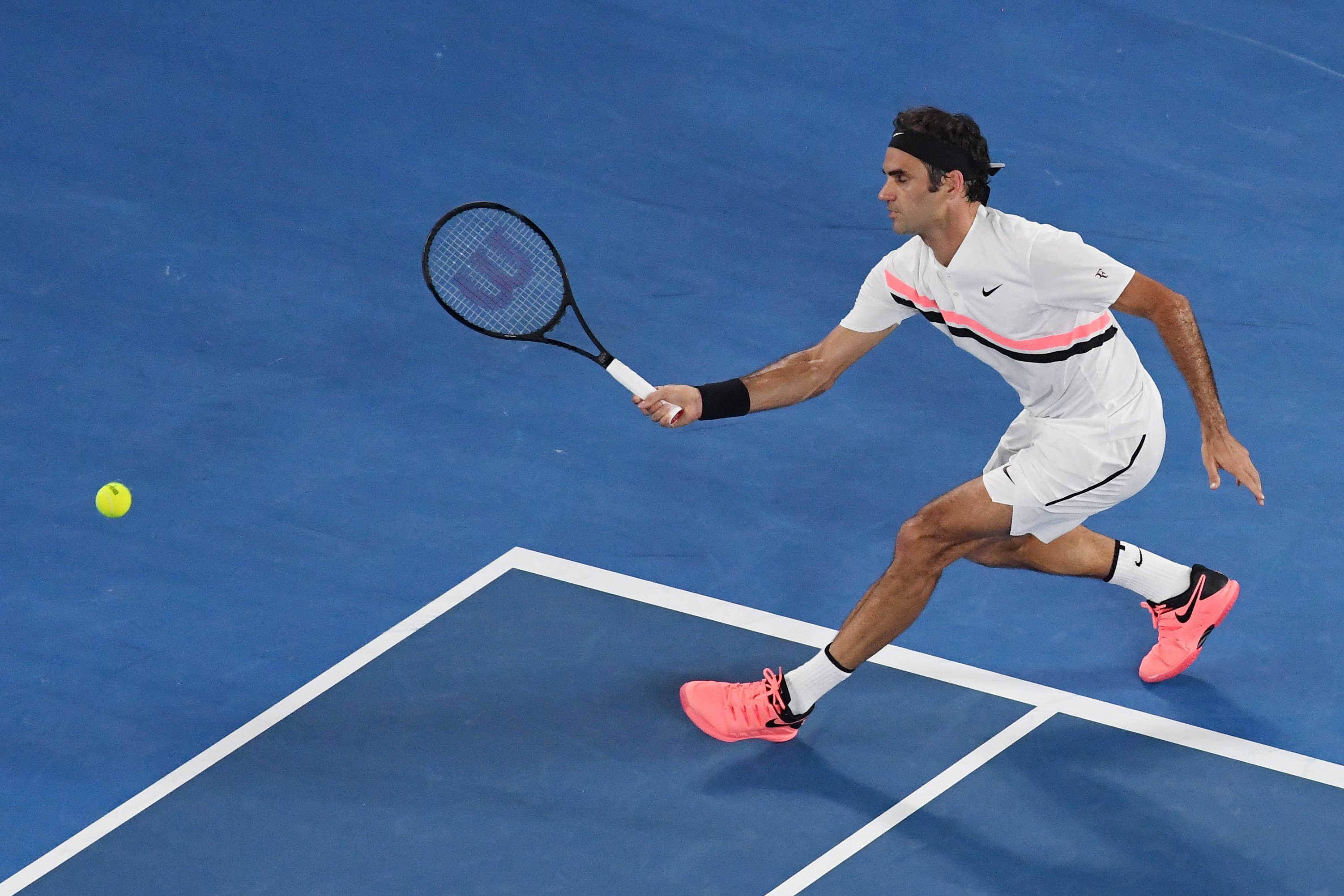 关于德国网球队轻取世界网球队，费德勒高光表现的信息