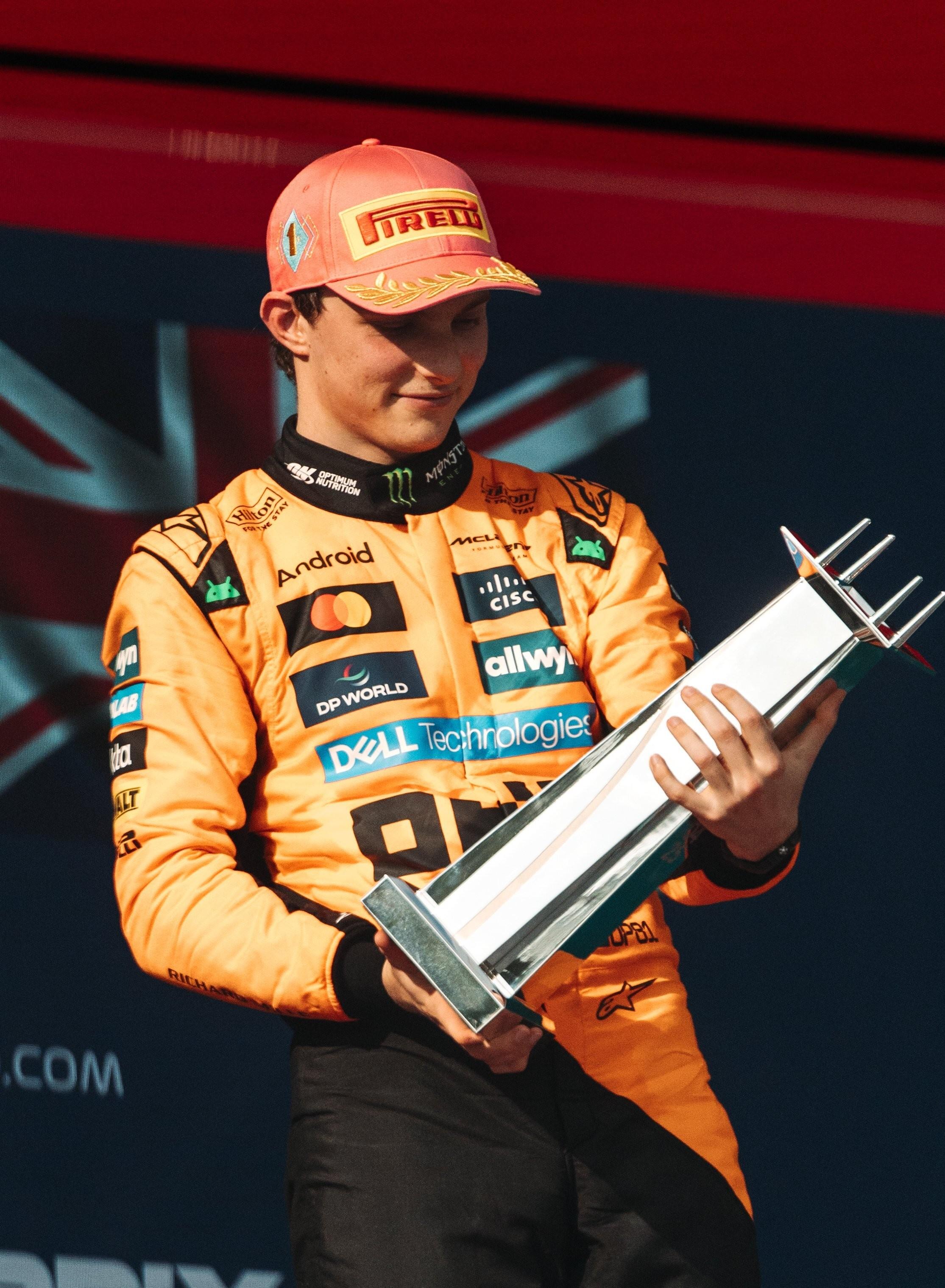 迈凯伦翻盘哈斯车队,维斯塔潘刷新纪录的简单介绍 迈凯伦翻盘哈斯车队,维斯塔潘刷新纪录的简单介绍