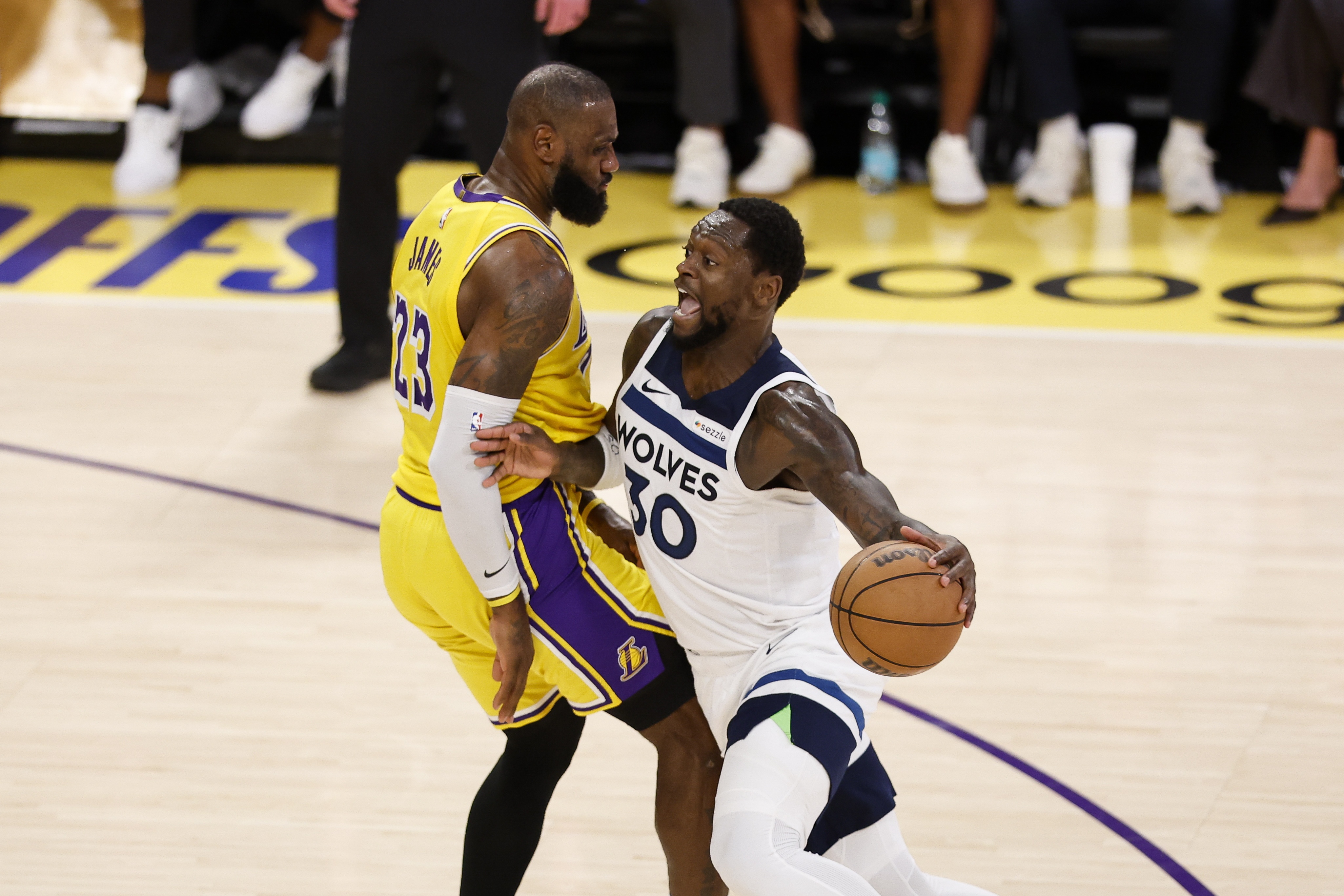 太阳鏖战湖人，张镇麟点燃赛场