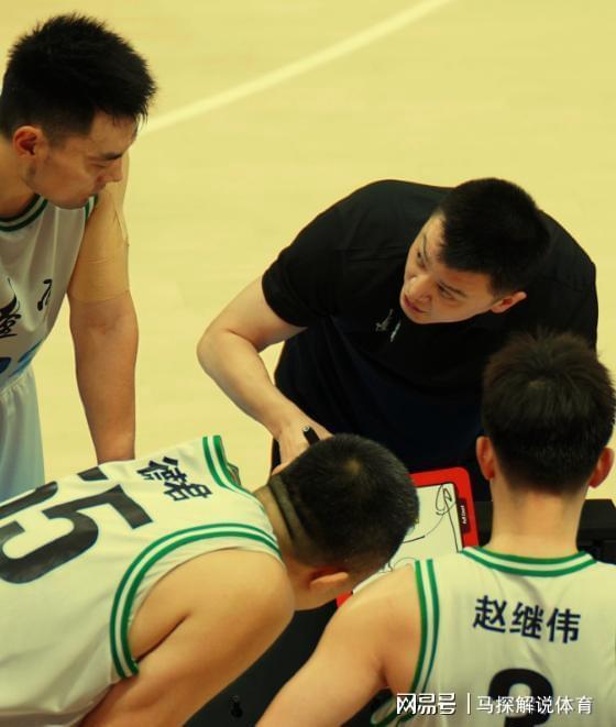 浙江队险胜山东队，赵继伟统治全场