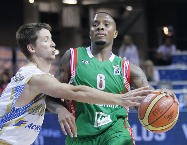 包含保加利亚主场憾负乌克兰，出线形势扑街的词条