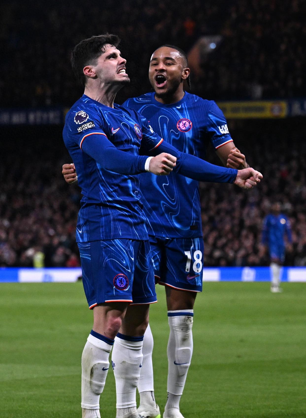 曼城大胜切尔西，晋级重要赛事四强