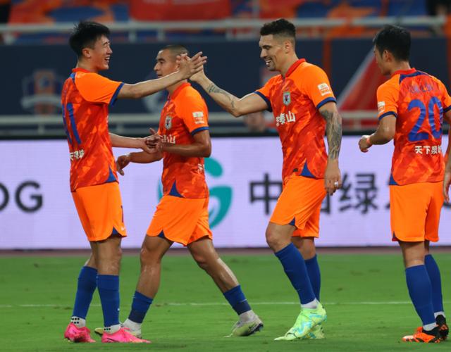 福建队遭遇对手围剿,失去卫冕机会 福建队遭遇对手围剿,失去卫冕机会