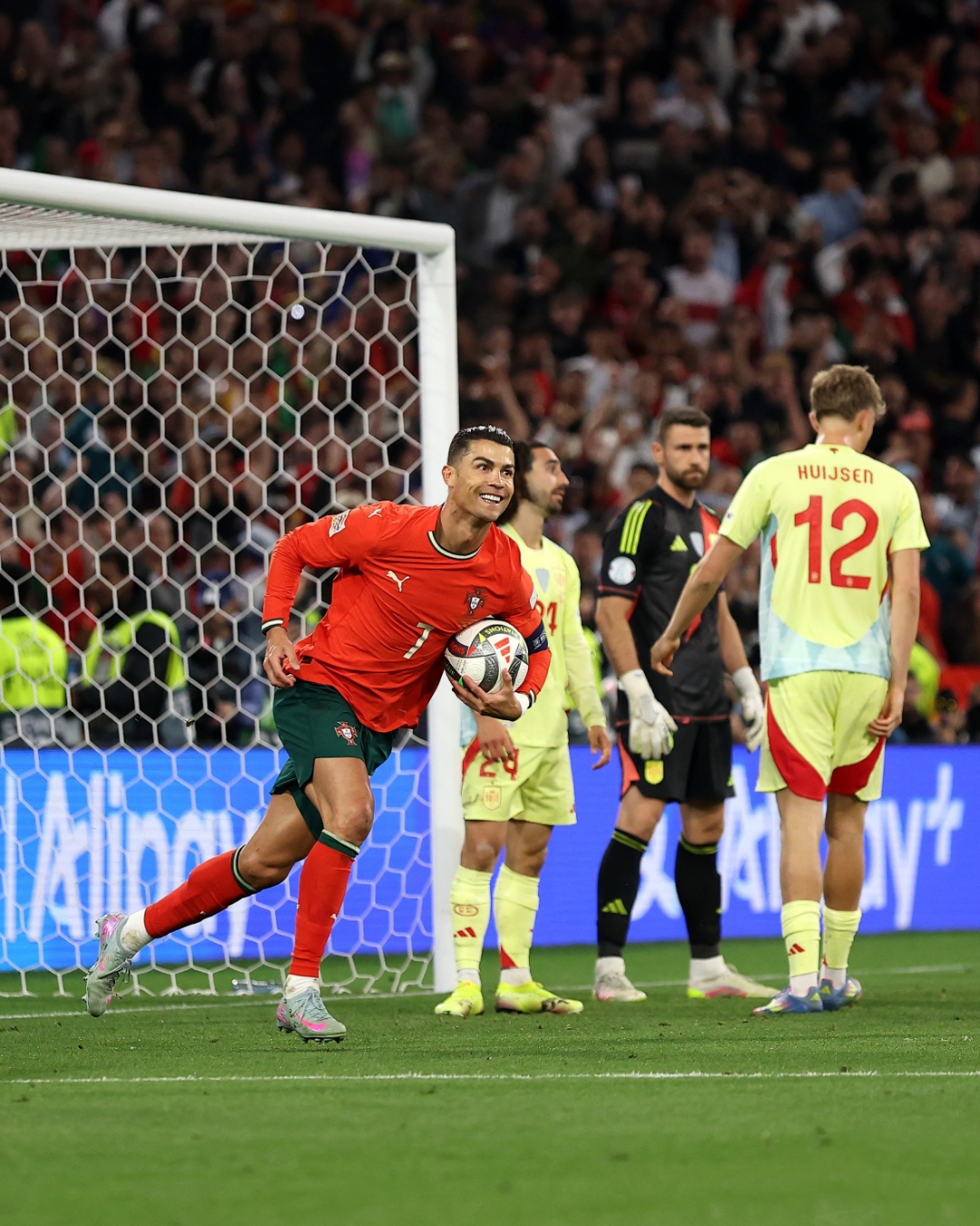 首发卢卡库连续场进球,皇马轻松击败对手 首发卢卡库连续场进球,皇马轻松击败对手