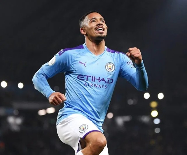 阿森纳取胜欢庆，积分榜上升的简单介绍