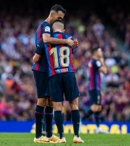 包含马洛卡主场告捷，继续保持领先的词条