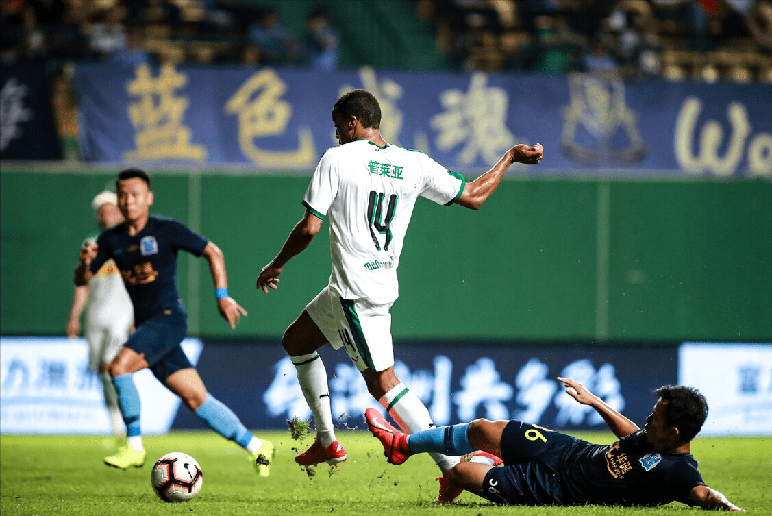 关于零封对手!门兴中场互动默契,团队作战的信息 关于零封对手!门兴中场互动默契,团队作战的信息