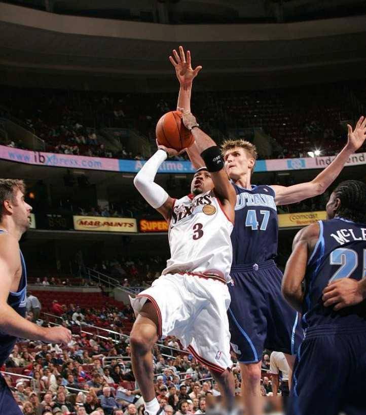 关于总决赛前锋大放异彩，独中分的信息