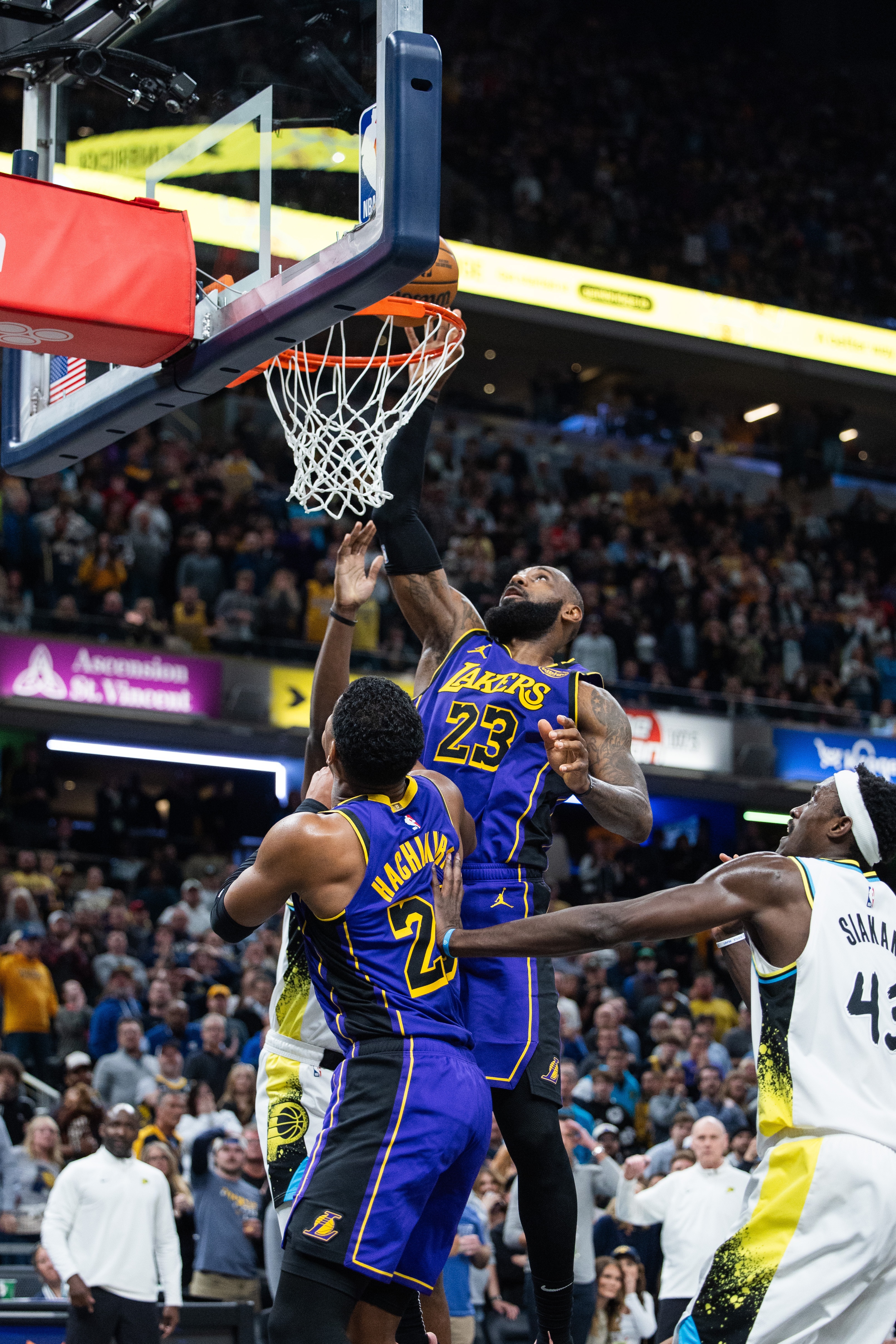 爵士碾压火箭，布克带队取胜