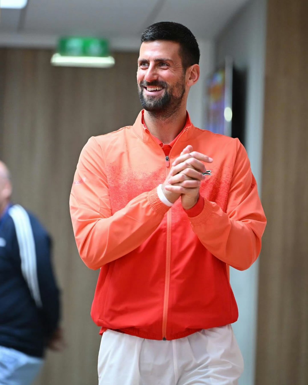 包含英国网球队完胜法国网球队，费德勒三分雨点燃全场的词条