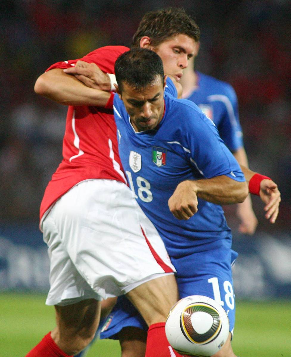 瑞士完胜意大利，托雷斯惊艳世界