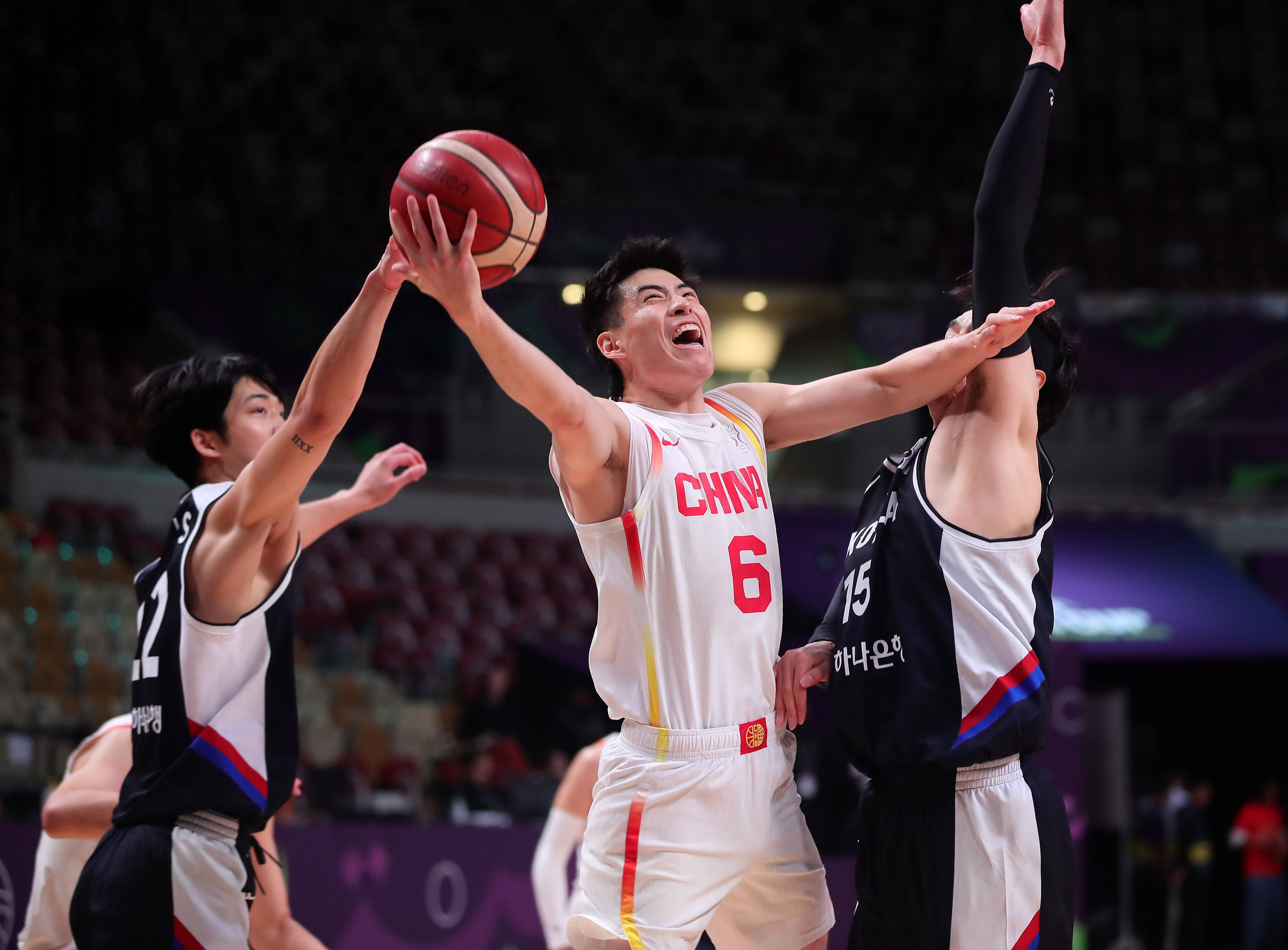 包含资深球迷期待男篮联赛新赛季精彩表现的词条