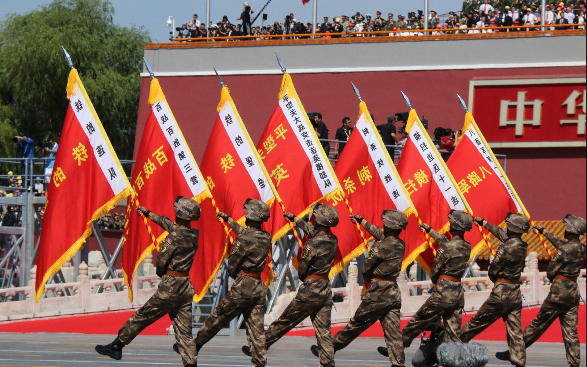 森林狼完胜辽宁队，范弗利特成为关键先生