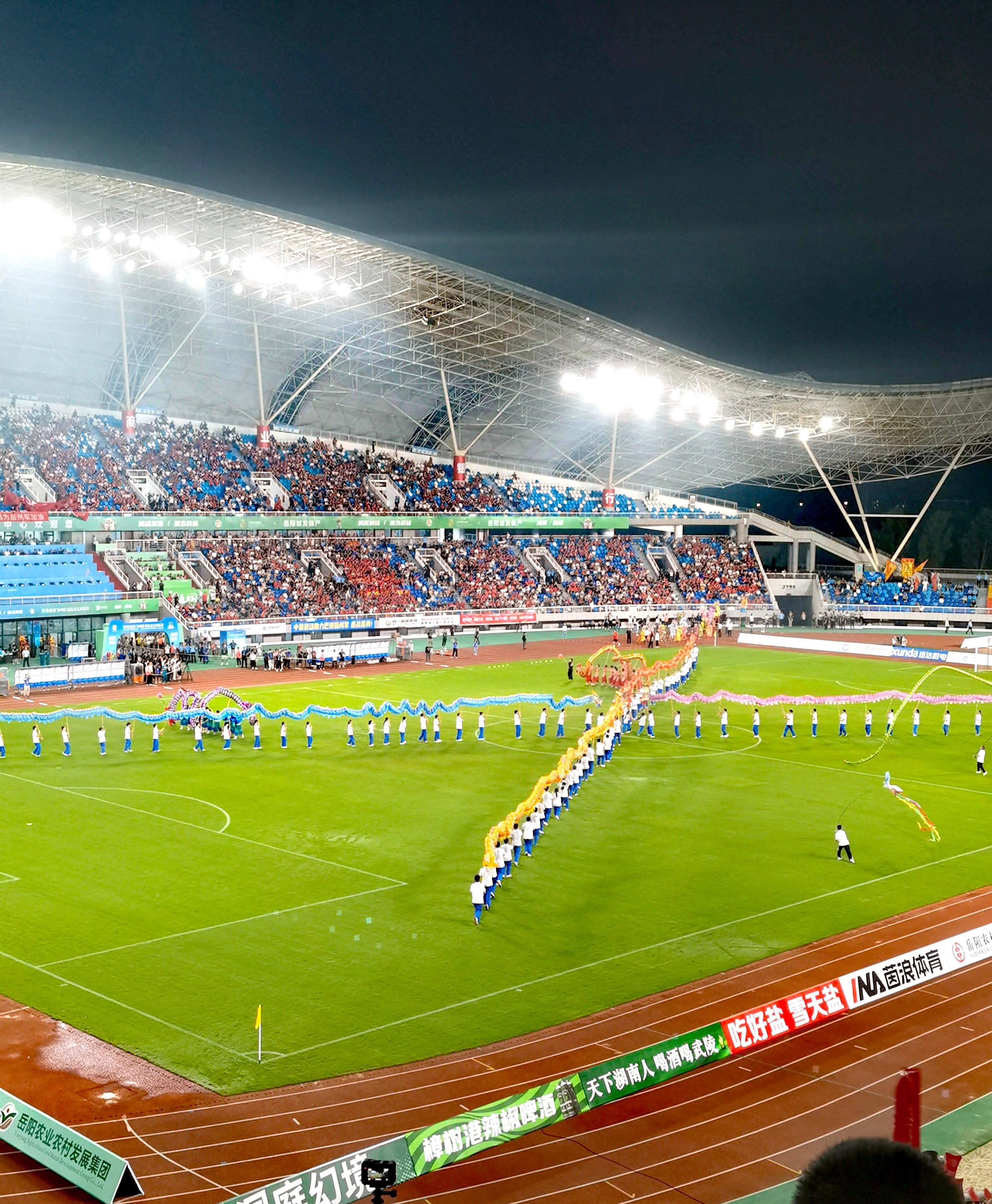 足球赛事中的绝佳表现和豪迈情怀