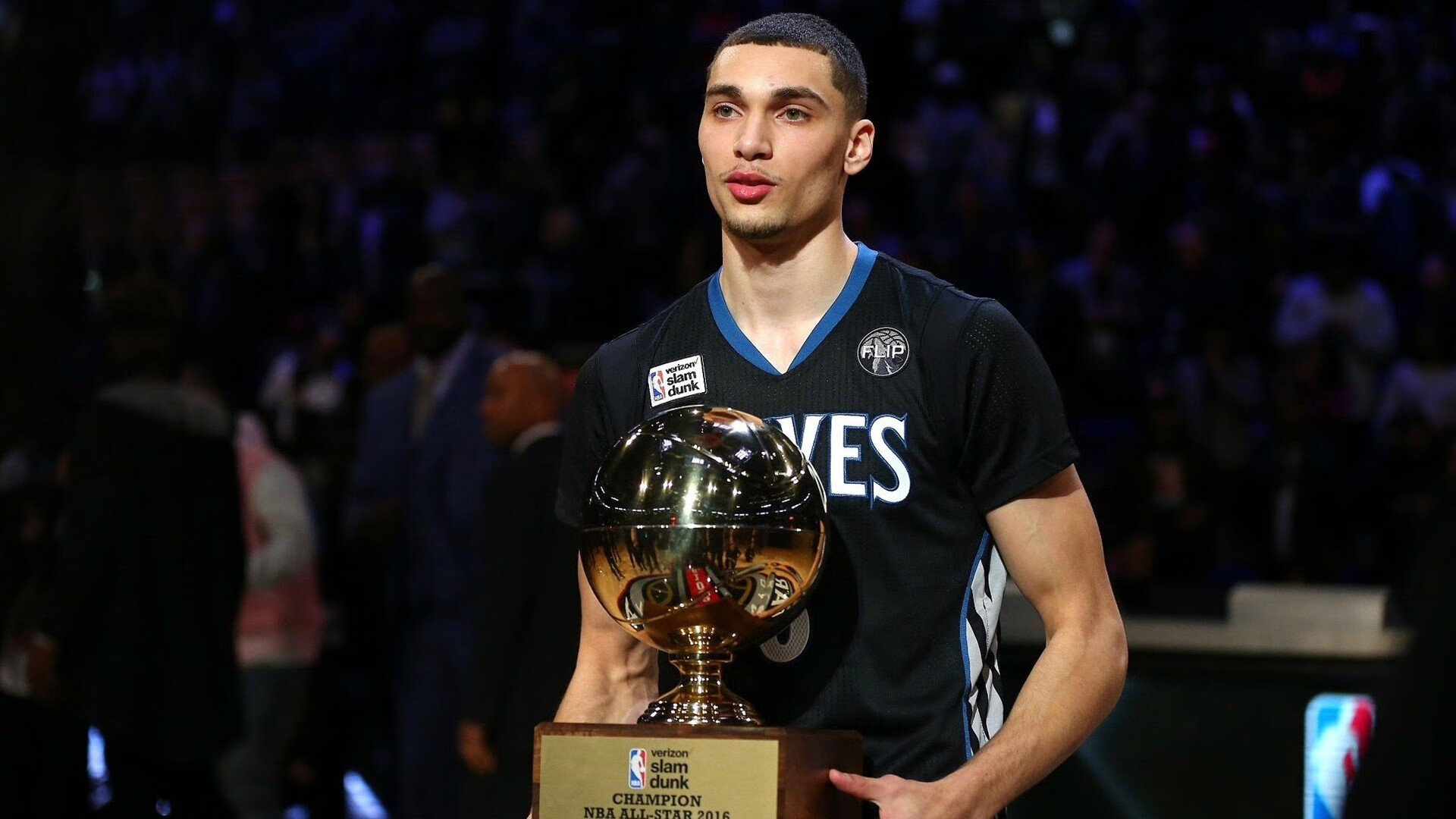 东决关键战之夜,布克比赛走势一手掌控