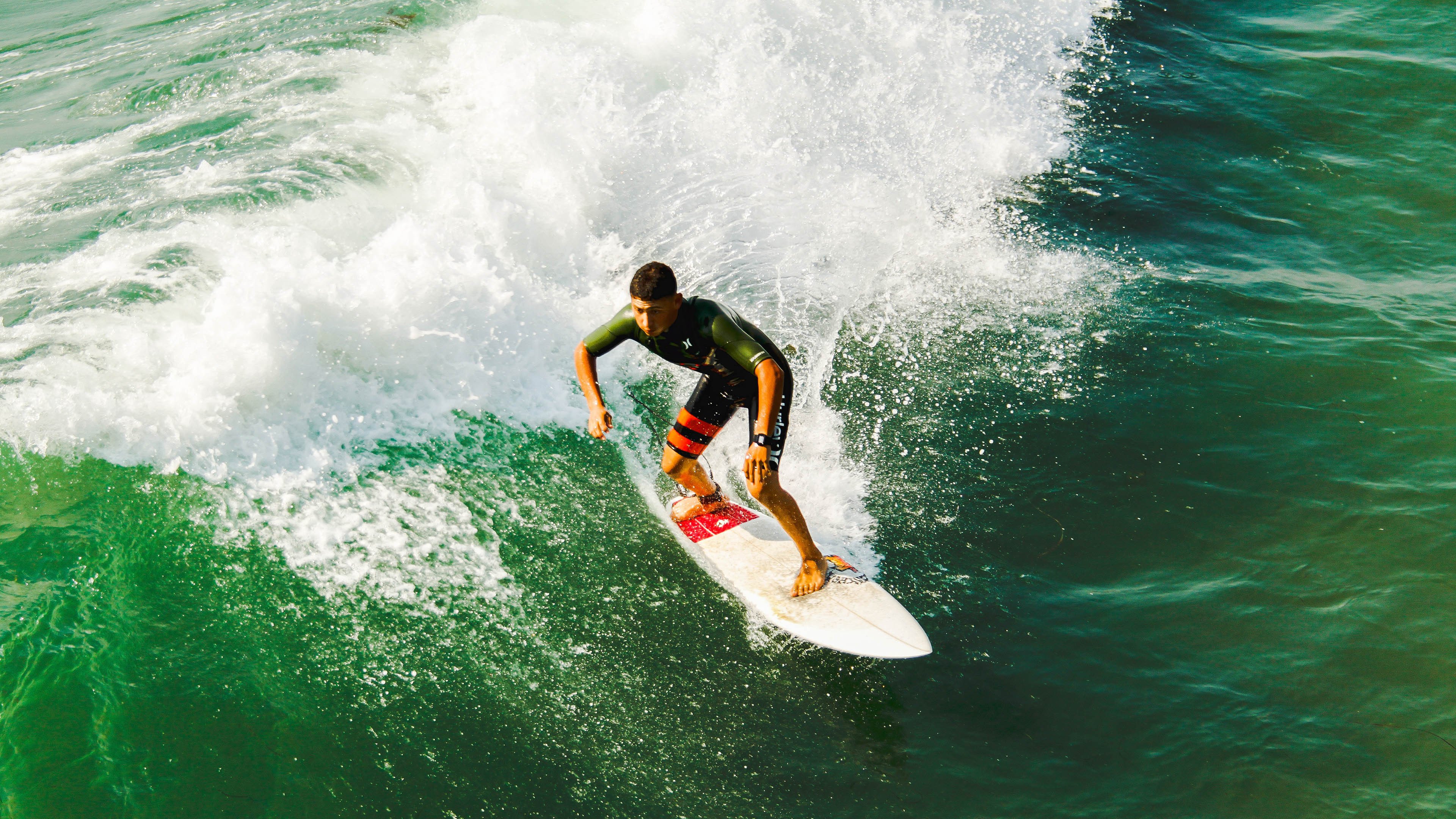 绿茵场上的末节之王，从AC米兰的坚韧到坎特的终极接管