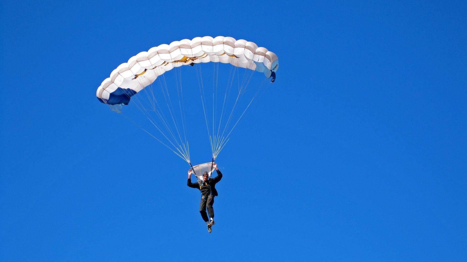 从蒙特卡洛到都灵，梅德韦杰夫用ATP总决赛翻盘，诠释网球的韧性美学