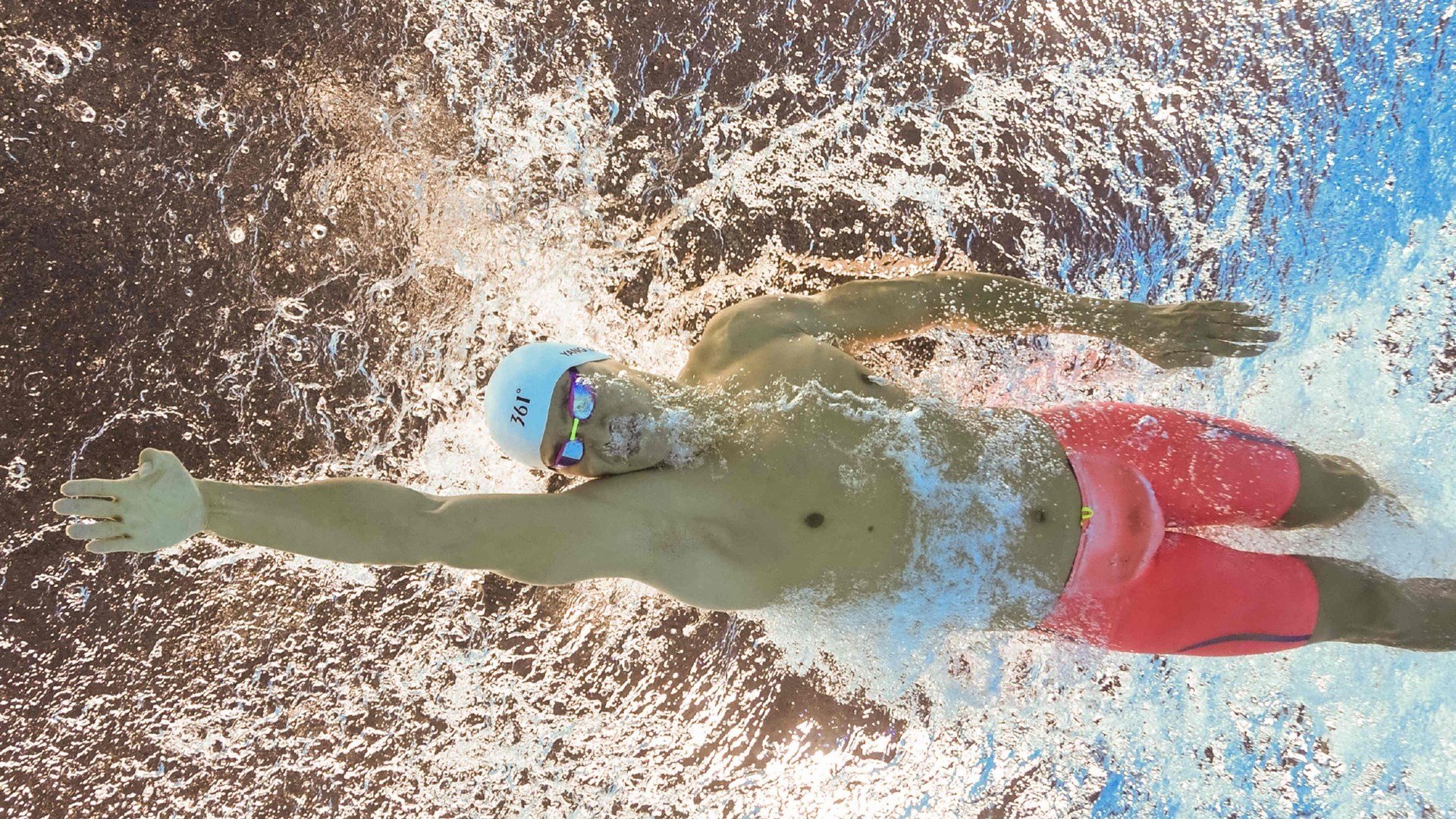 瑞典的团队碾压与凯恩的孤勇，当北欧铁壁遇上孤胆英雄